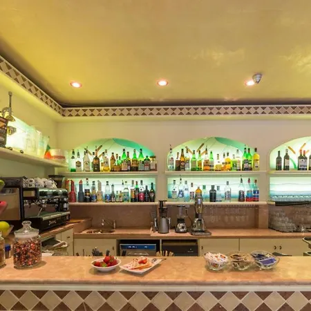 Hotell Airone (adults Only) 3*