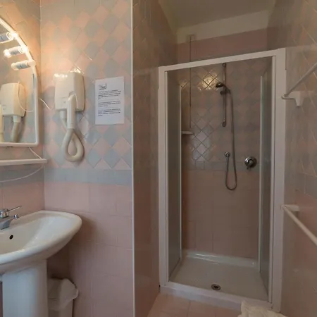 Hotell Airone (adults Only) 3*